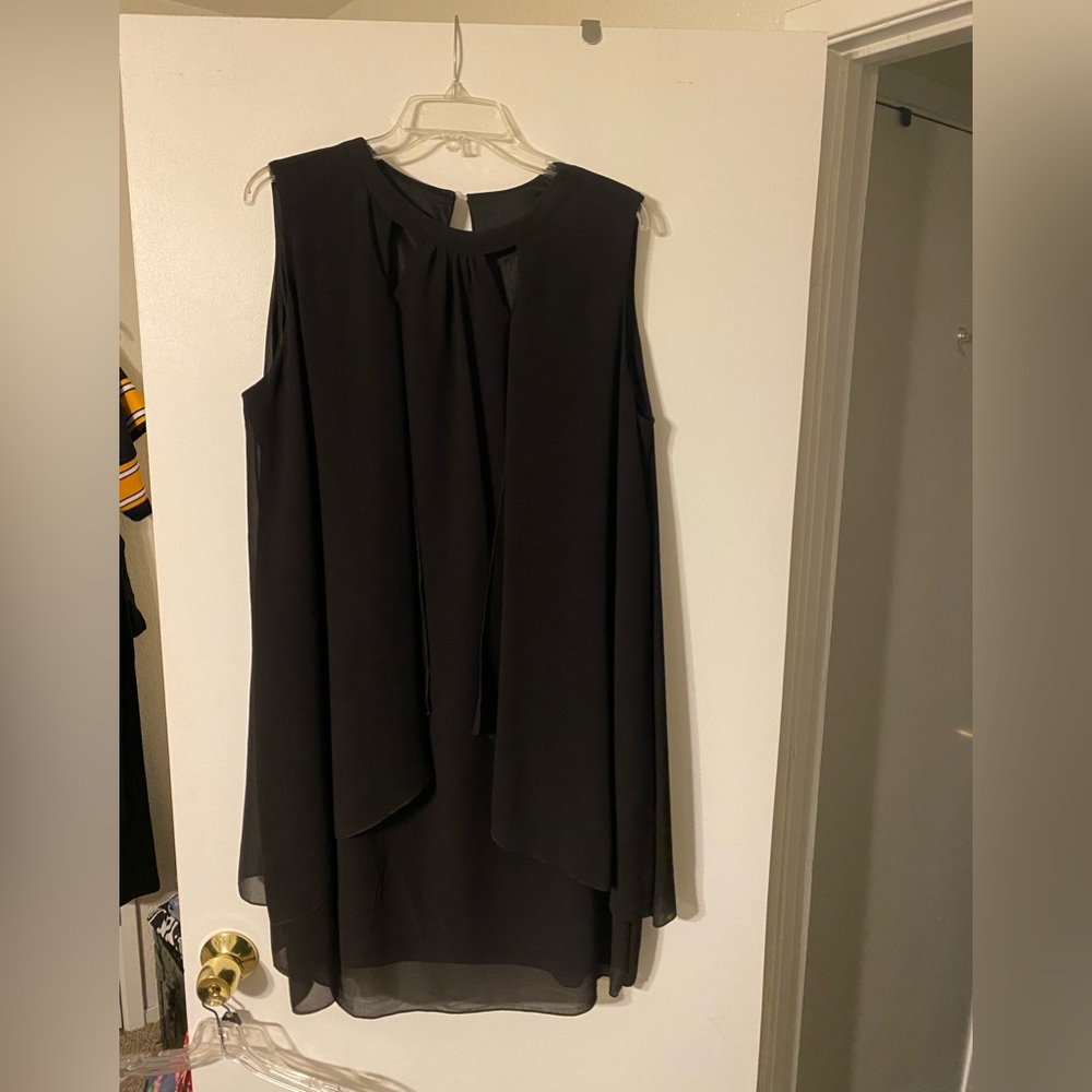 Black sleeveless dress